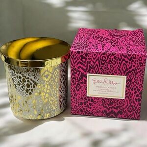 Lilly Pulitzer Medium 2 wick Soy blend Candle in Grapefruit Scent